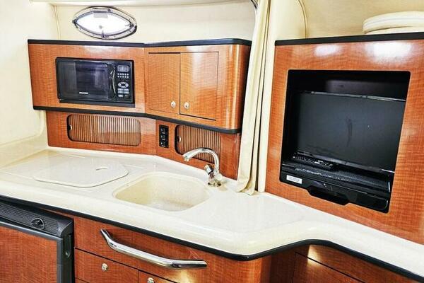 30ft Sea Ray Yacht For Sale
