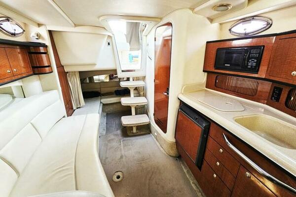 30ft Sea Ray Yacht For Sale