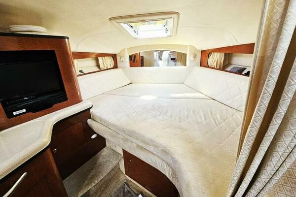 30ft Sea Ray Yacht For Sale