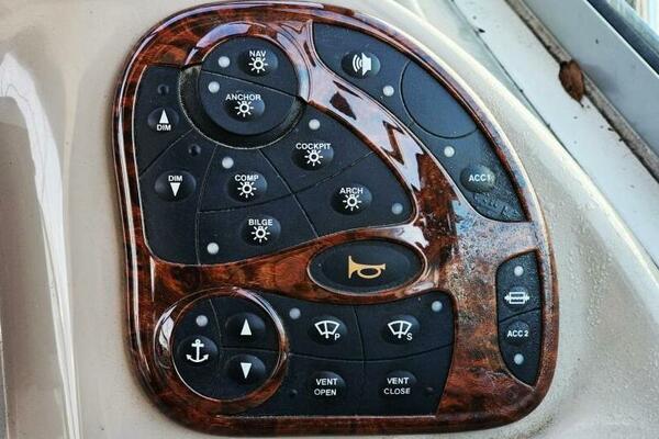 30ft Sea Ray Yacht For Sale