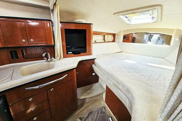 30ft Sea Ray Yacht For Sale