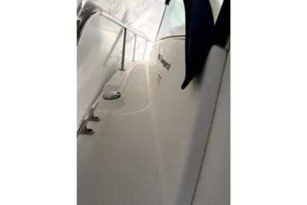 28ft Boston Whaler Yacht For Sale