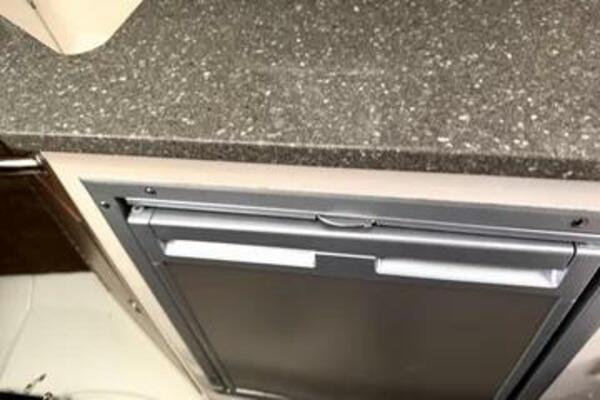 28ft Boston Whaler Yacht For Sale