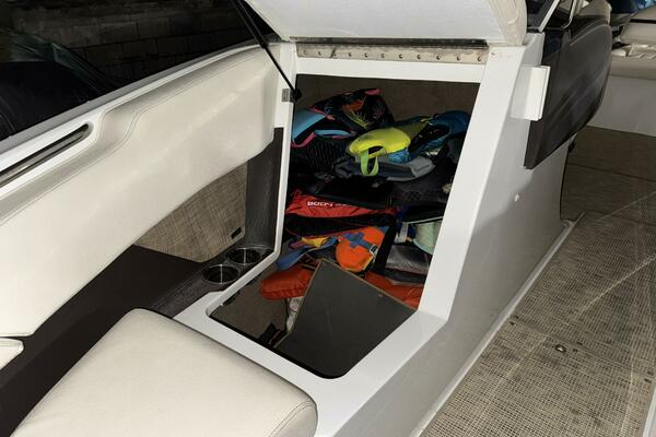 23ft Cobalt Yacht For Sale