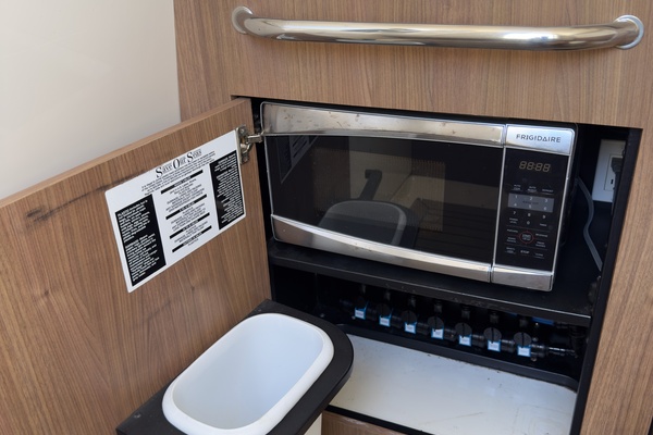 Boomer 35ft Boston Whaler Yacht For Sale