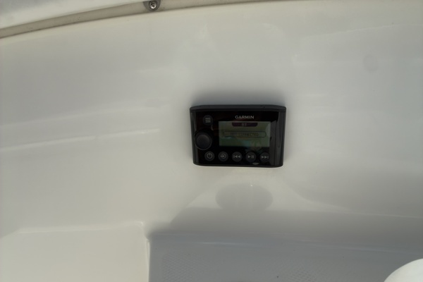 2016 Boston Whaler 19