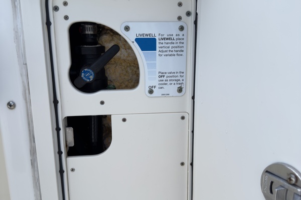 Boomer 35ft Boston Whaler Yacht For Sale