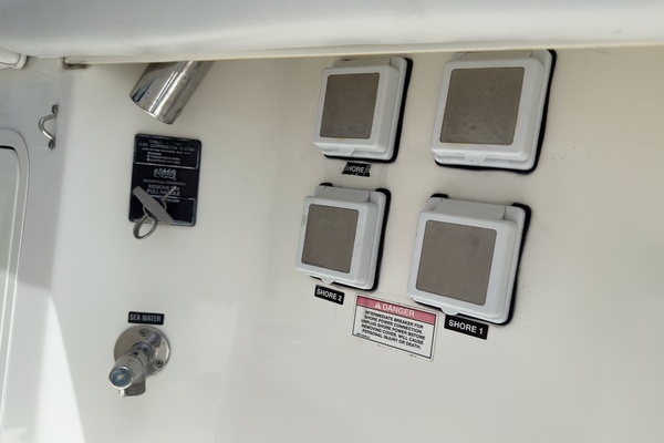 2016 Boston Whaler 19