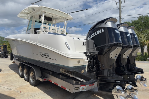 Boomer 35ft Boston Whaler Yacht For Sale
