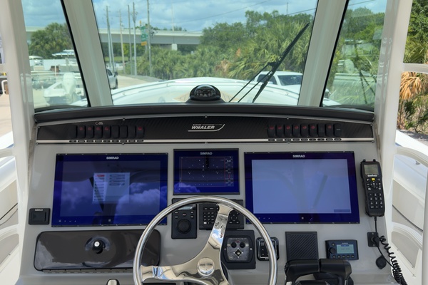 Boomer 35ft Boston Whaler Yacht For Sale