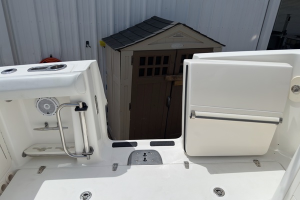 Boomer 35ft Boston Whaler Yacht For Sale