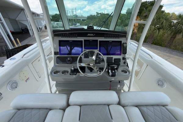 Boomer 35ft Boston Whaler Yacht For Sale