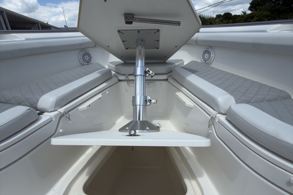 Boomer 35ft Boston Whaler Yacht For Sale