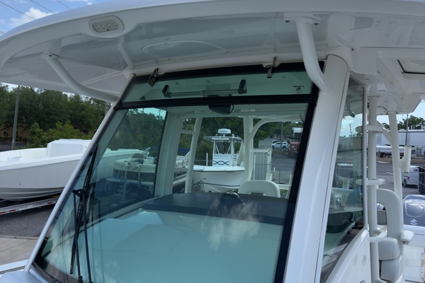 Boomer 35ft Boston Whaler Yacht For Sale