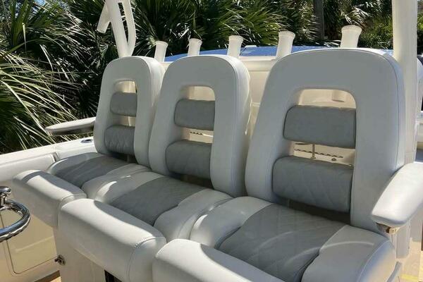 35ft Boston Whaler Yacht For Sale