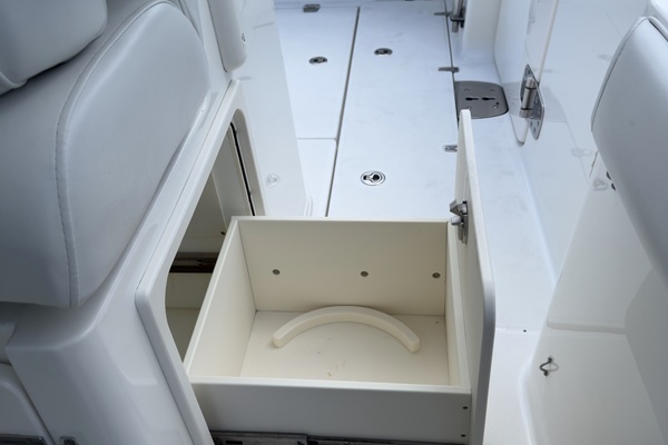 2016 Boston Whaler 19