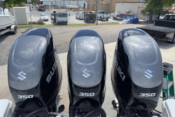 Photo of the 2016 Boston Whaler 350 Outrage "Boomer"