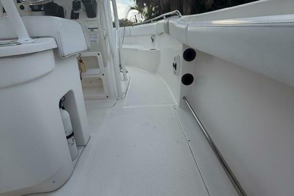 21ft Robalo Yacht For Sale