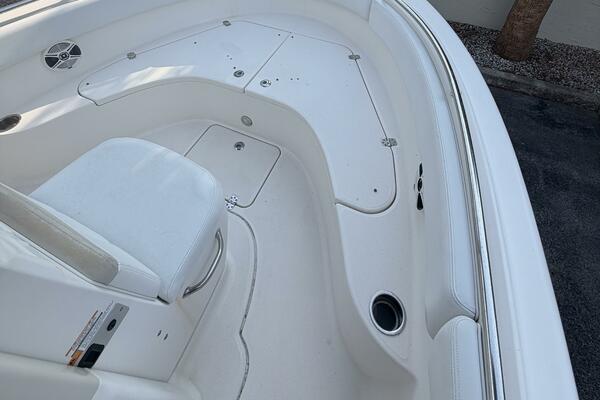 21ft Robalo Yacht For Sale