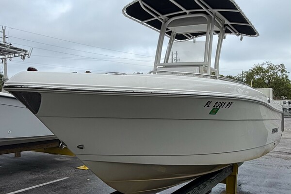 21ft Robalo Yacht For Sale