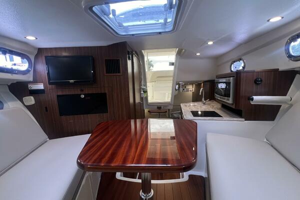 Pursuit 34 AUDACIOUS - Interior