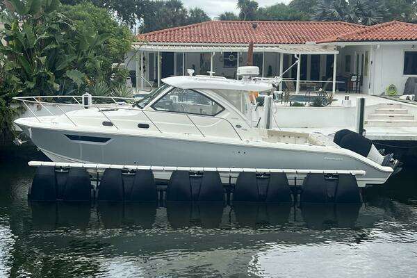 34-ft-Pursuit-2020-325 OS-AUDACIOUS-Fort Lauderdale Florida United States yacht for sale