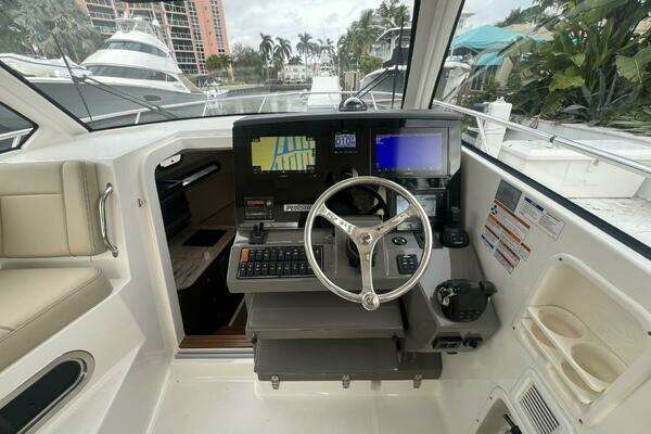 Pursuit 325 OS Yacht For Sale