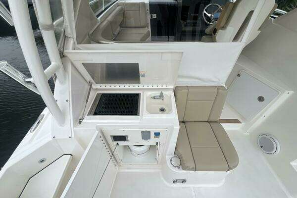 Pursuit 325 OS Yacht For Sale