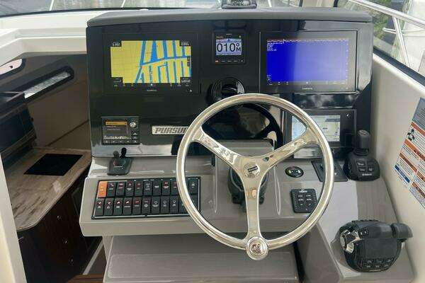 Pursuit 325 OS Yacht For Sale