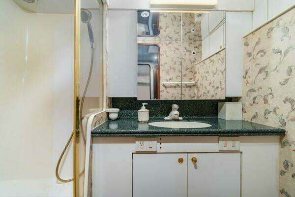 Ocean Yachts 56 Super Sport Yacht For Sale