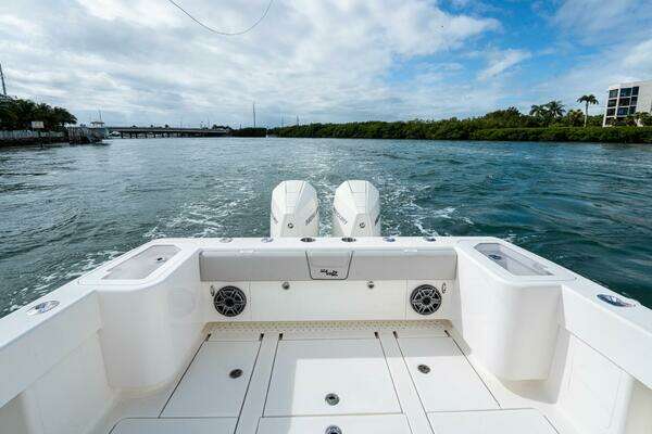 SeaVee 322z Yacht For Sale