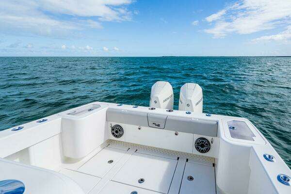 SeaVee 322z Yacht For Sale