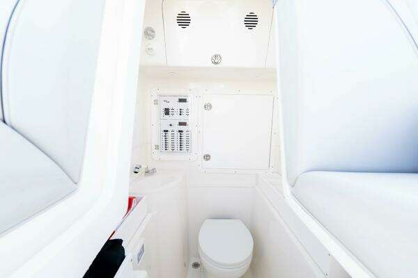 SeaVee 322z Yacht For Sale