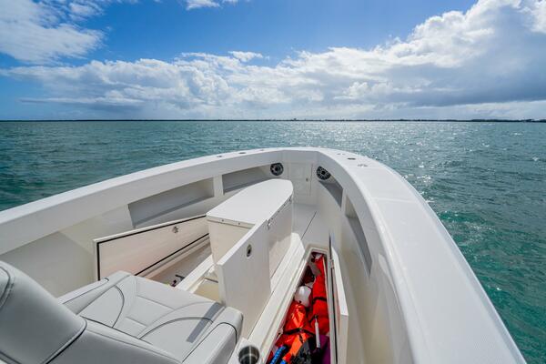 32ft SeaVee Yacht For Sale