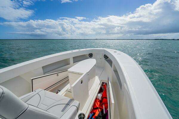 SeaVee 322z Yacht For Sale