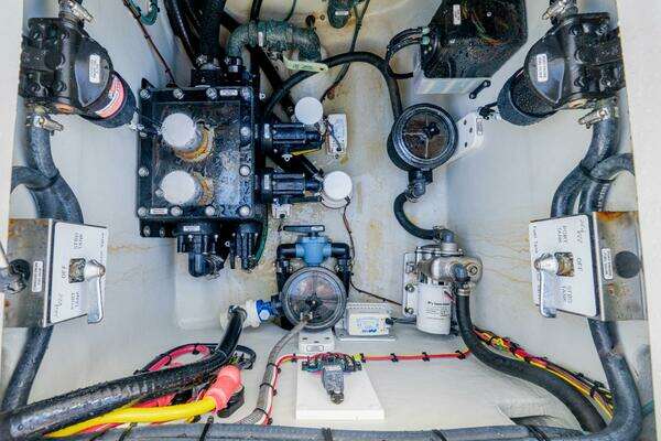 SeaVee 322z Yacht For Sale