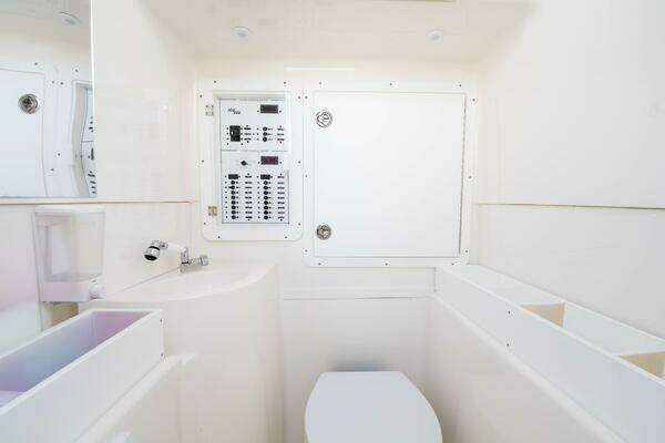 SeaVee 322z Yacht For Sale