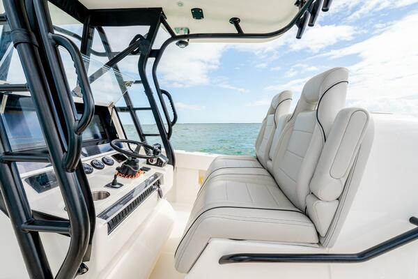 32ft SeaVee Yacht For Sale