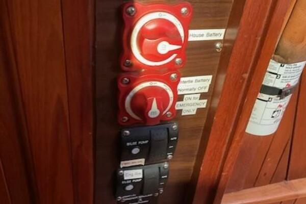 V2 Isolator Switches