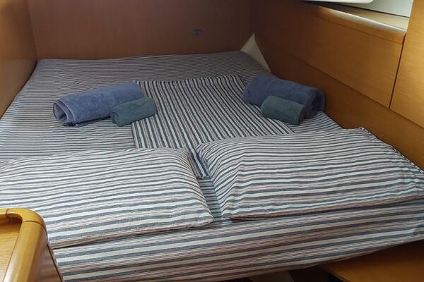 Xaron 45ft Jeanneau Yacht For Sale