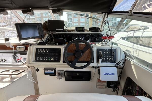 34ft Sea Ray Yacht For Sale