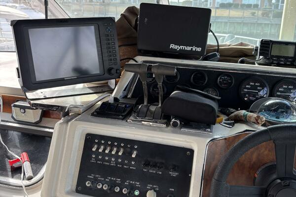 34ft Sea Ray Yacht For Sale