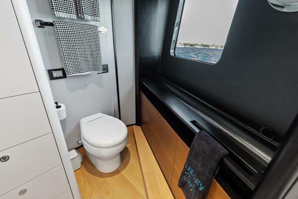 Fantasy Girl 75ft Absolute Yacht For Sale