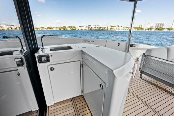 Fantasy Girl 75ft Absolute Yacht For Sale