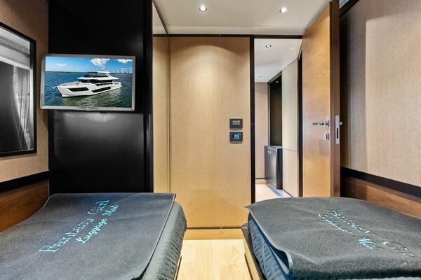 Fantasy Girl 75ft Absolute Yacht For Sale