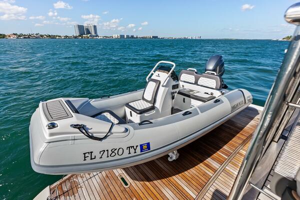 Fantasy Girl 75ft Absolute Yacht For Sale