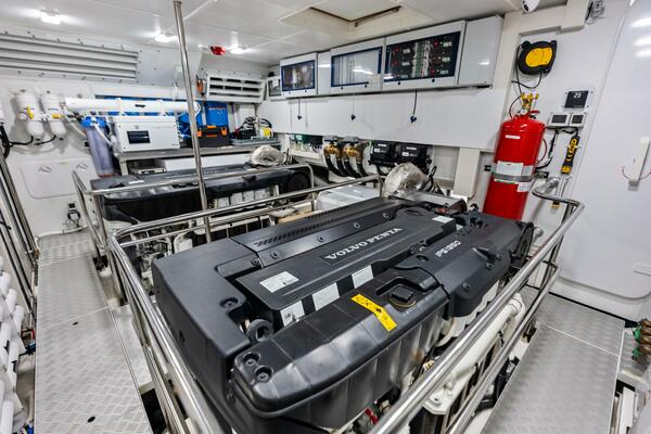 Fantasy Girl 75ft Absolute Yacht For Sale