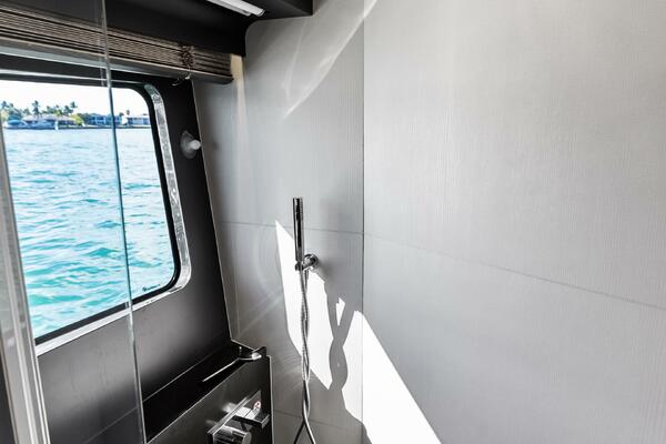 Fantasy Girl 75ft Absolute Yacht For Sale