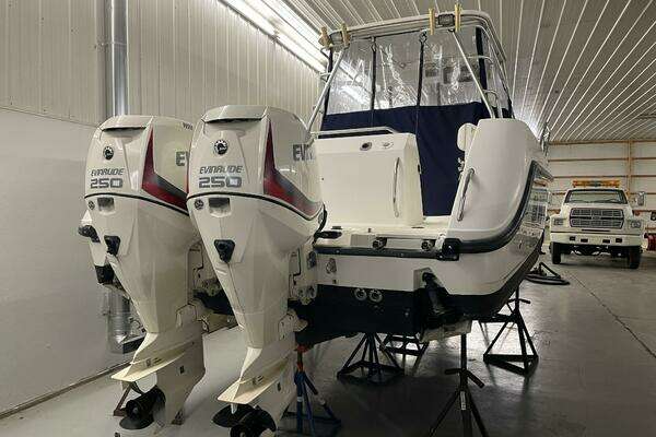 Photo of the 2000 Boston Whaler 280 Conquest "Oh Baby"