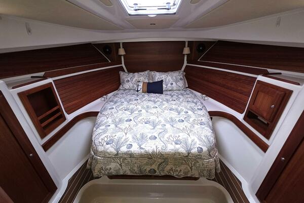 32ft Back Cove Yacht For Sale